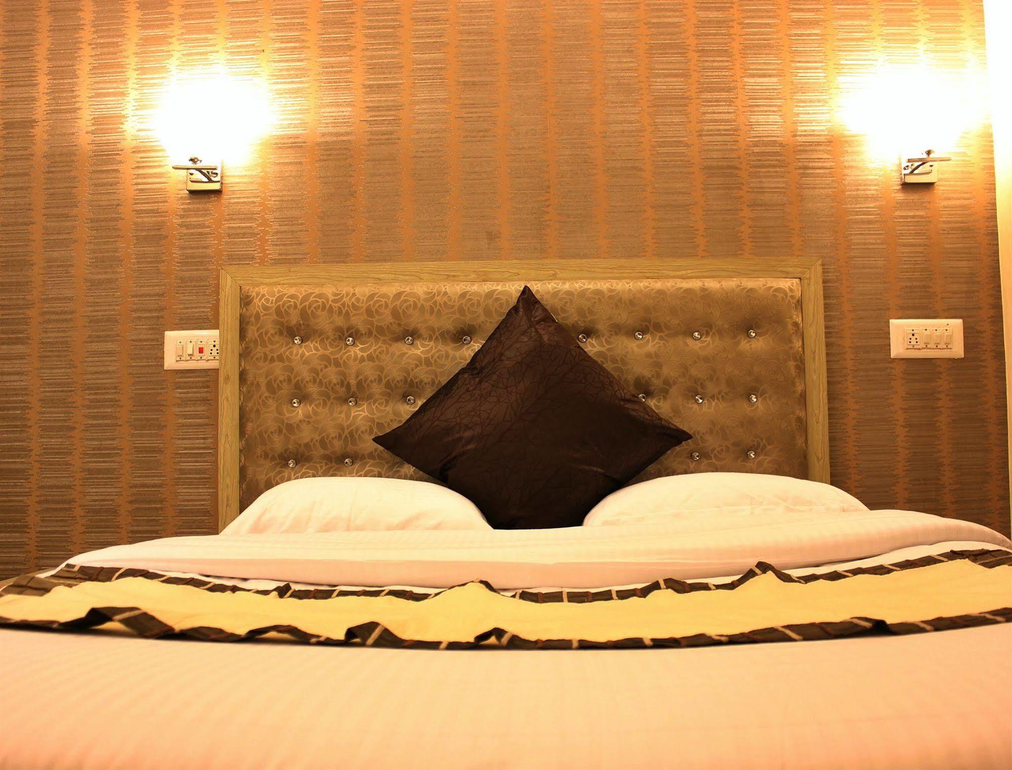 Hotel Walisons Resorts Srīnagar Esterno foto