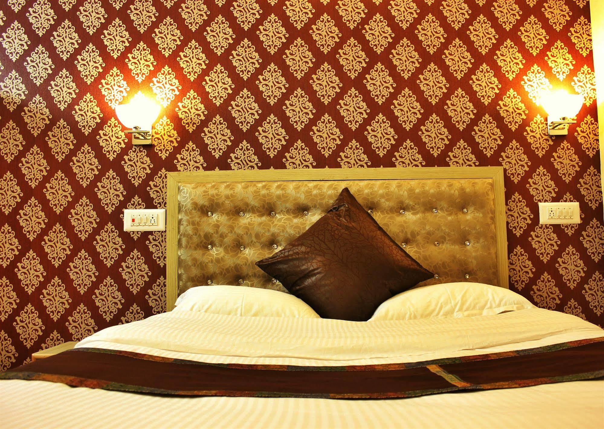 Hotel Walisons Resorts Srīnagar Esterno foto
